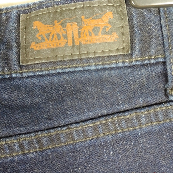 Levi's mid rise skinny jeans - Picture 3 of 6